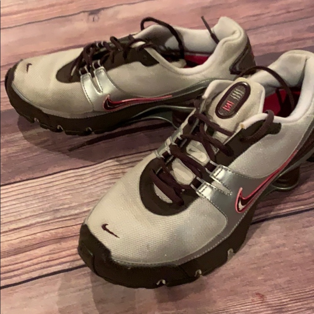 Nike Shox Women's Sneakers (10)